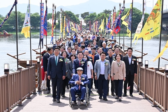 2. ���̿� ��ٸ� �����.jpg