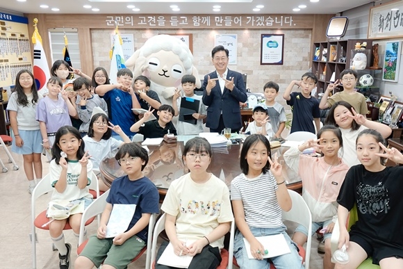 7. �����ʵ��л� ����û �湮.jpg